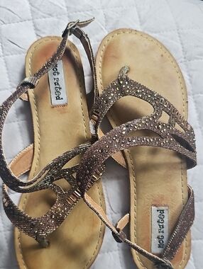 Not Rated Sparkling Bronze Rhinestone Women's Sandals Size 6
